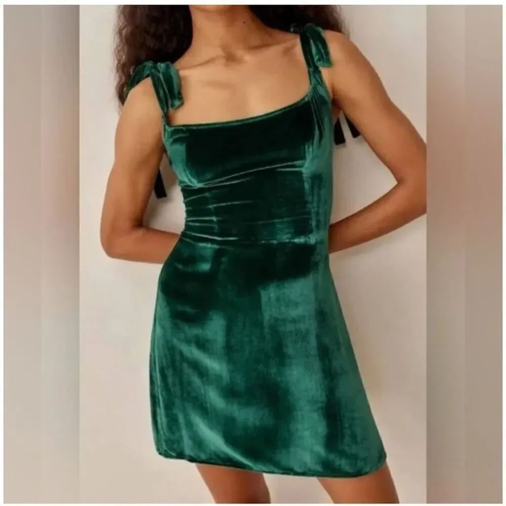 House of Harlow 1960 Green velvet tie shoulder mini dress M